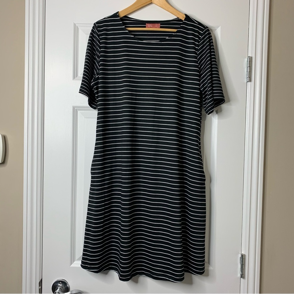 Iyla Black and White Striped Short Sleeve Swing  Dress Size L